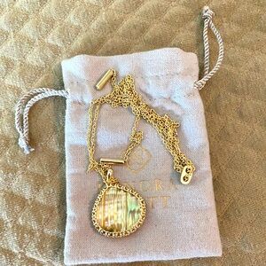 Beautiful adjustable Kendra Scott necklace